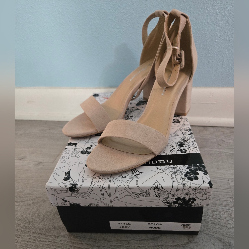 Chinese Laundry Nude Heels Size 8